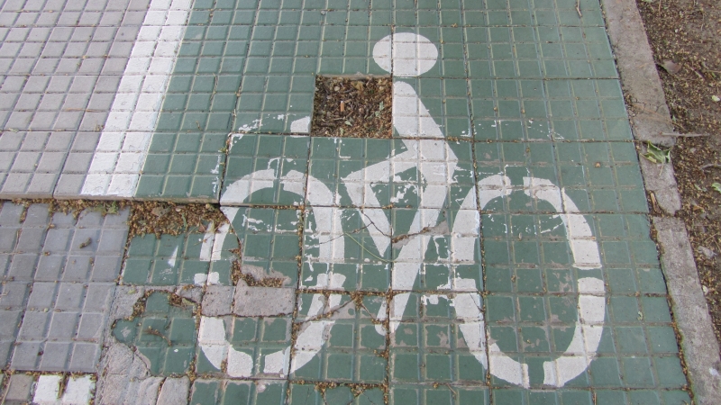 Cabezas lamenta que no se construyan más carriles bici ni calles en plataforma mixta hasta 2023