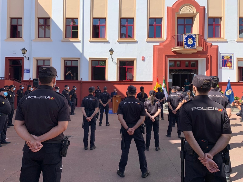 El subdelegado del Gobierno en Badajoz anima a los alumnos en práctica de la Policía a aprender en una región segura y en circunstancias excepcionales