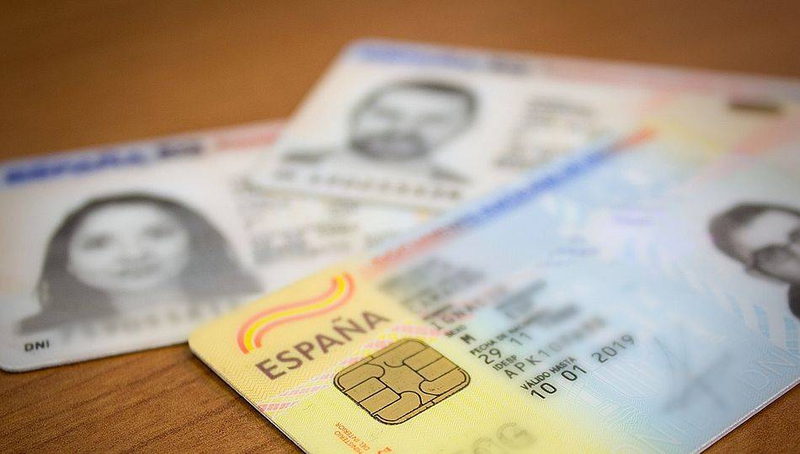 Las oficinas de expedición de DNIe y pasaportes amplían su horario en Badajoz