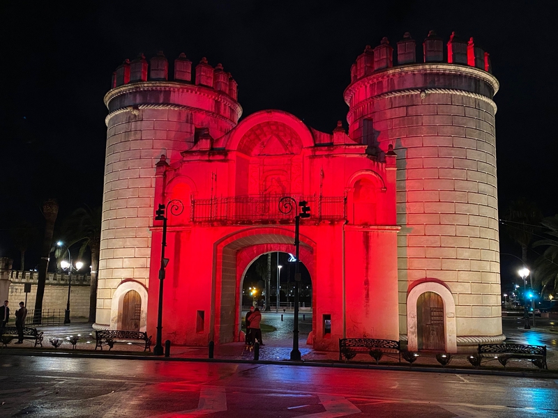 El PSOE se opone a que se proyecten colores ''chillones'' sobre los monumentos de la ciudad