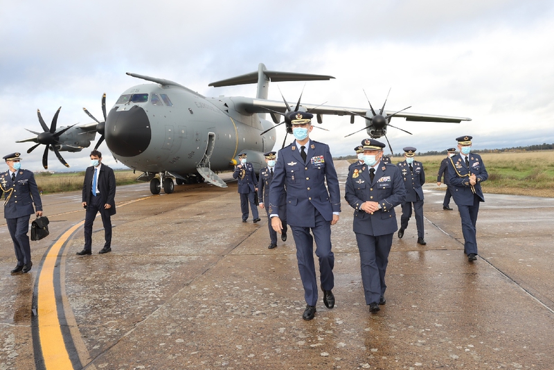 Su Majestad el Rey ha visitado la Base Aérea de Talavera la Real