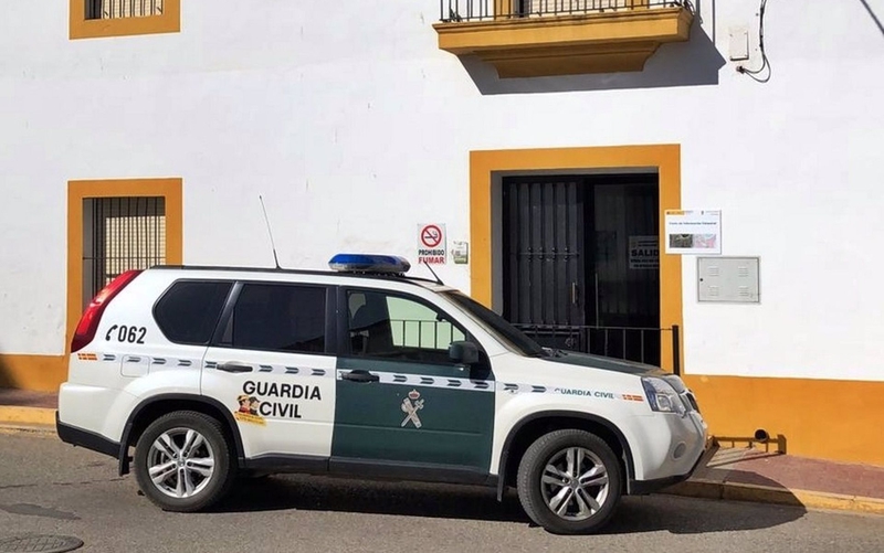 Detenidos tres vecinos de Badajoz por robos en el Ayuntamiento de Almendral y una nave de La Albuera