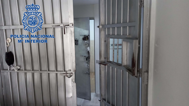Cuatro detenidos en el desmantelamiento de un punto de venta de drogas en Los Colorines