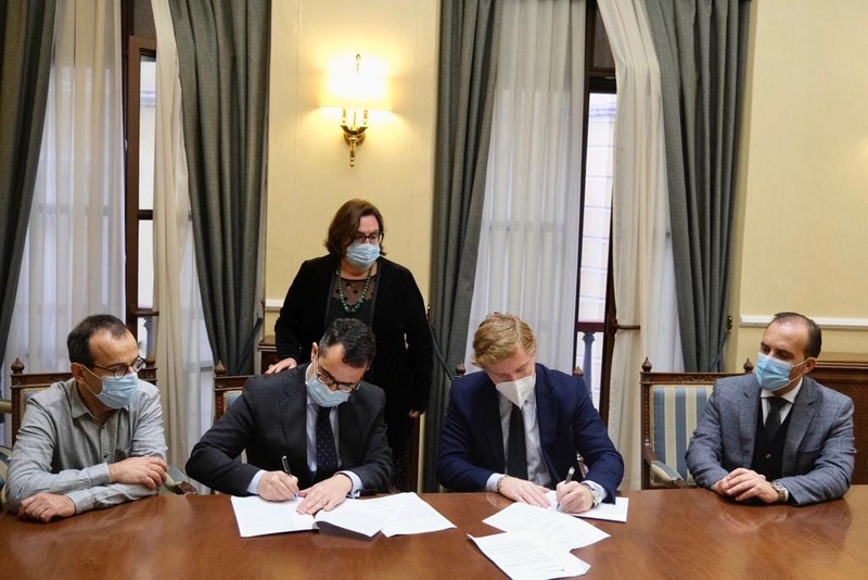 El Ayuntamiento de Badajoz firma con Unicaja créditos para el Plan de Inversiones y cofinanciar proyectos europeos