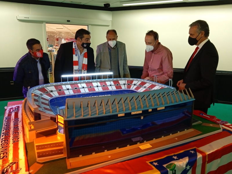 Ya puede visitarse en Badajoz la maqueta del Estadio Vicente Calderón