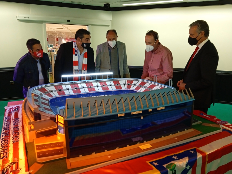 Ya puede visitarse en Badajoz la maqueta del Estadio Vicente Calderón