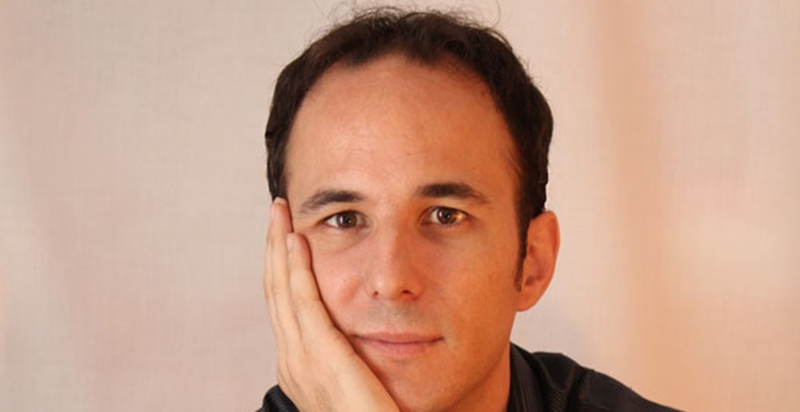 El escritor extremeño Daniel Casado ofrece una lectura de su obra poética