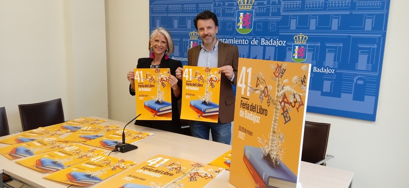 El extremeño José Luis Gil Soto será el pregonero de la 41 Feria del libro de Badajoz
