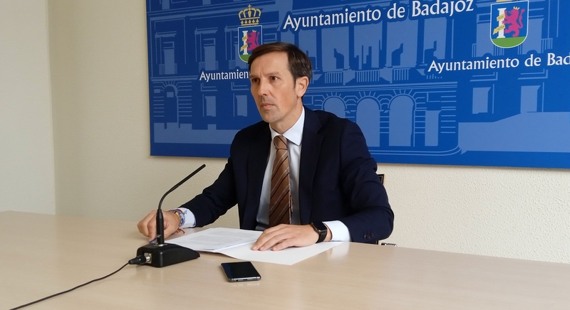 El alumbrado de la Feria de San Juan se adjudica a Iluminaciones Ximnez S.A por 177.997 euros
