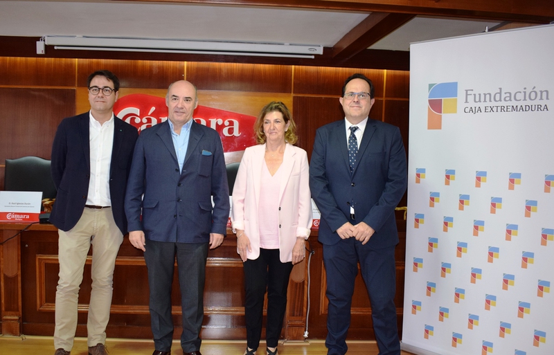 Fundación Caja Extremadura, las Cámaras de Comercio de Cáceres y Badajoz, y Fundecyt presentan la III Edición del Programa ''SAMARA EMPRENDE''