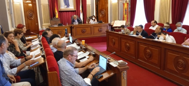 El pleno da luz verde a una moción socialista para abrir un expediente disciplinario al superintendente de policía local