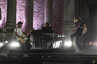 IZAL hace vibrar al público emeritense en su último concierto en Extremadura
