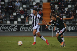Tercera derrota del Badajoz con cese de Jové (0-3)