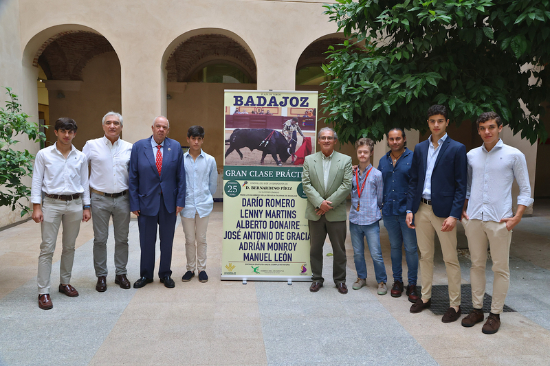 Cuatro alumnos de la Escuela de Tauromaquia de la Diputación y uno de la de Valencia participarán en la Gran Clase Práctica en Badajoz