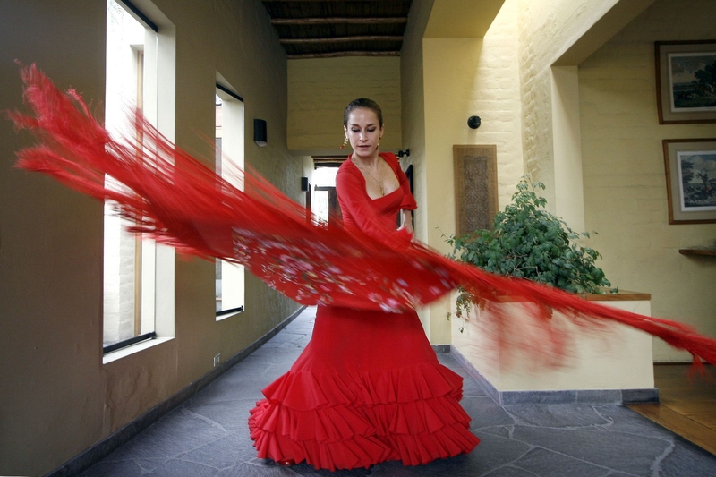 La bailaora peruana Manuela Barrios se sube al escenario del Centro de Flamenco Jesús Ortega