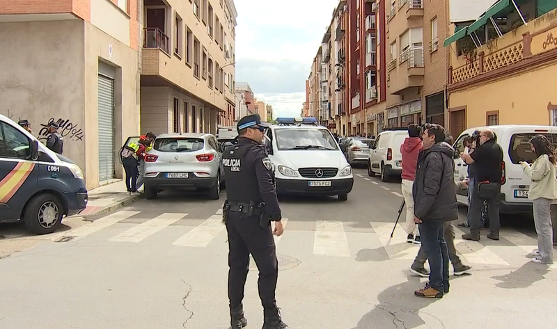 Conmoción en Badajoz por el asesinato de una madre a menos de su hijo de 17 años
