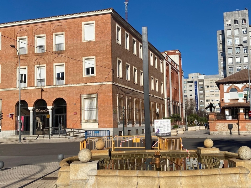 El PSOE local de Badajoz pide retirar el poste instalado en la avenida de Huelva por su impacto visual
