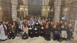 Mayores de la residencia de las Hermanitas de los Ancianos Desamparados de Badajoz ganan el Jubileo en la Catedral