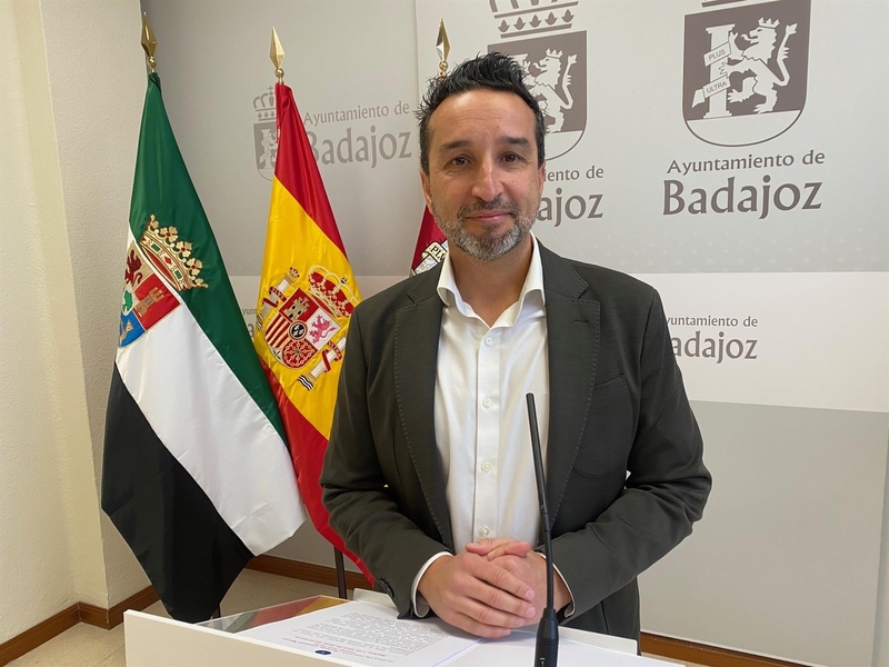 El PSOE de Badajoz pide al alcalde que explique qué proyectos 'se caen' por falta de financiación