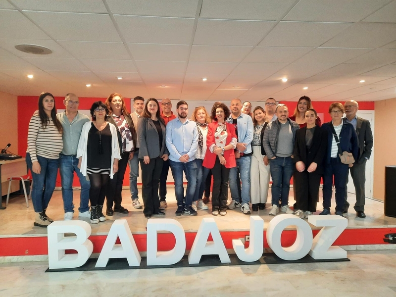 La concejala del Ayuntamiento de Badajoz Silvia González presenta su candidatura a la Secretaría local del PSOE