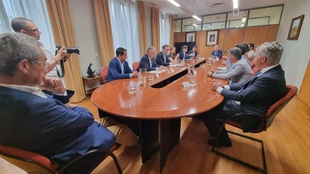 Empresarios familiares extremeños se reúnen en Badajoz con el ministro de Economía para abordar los retos del sector