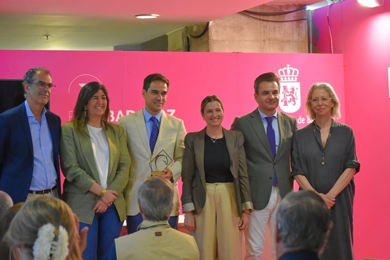 El Censyra recibe durante la Feria del Toro y el Caballo en Badajoz un reconocimiento por su trabajo en el sector equino
