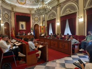 El pleno del Ayuntamiento de Badajoz da luz verde por unanimidad a destinar 8 millones a la piscina de la margen derecha