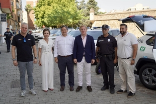 La Policía Local de Badajoz incorpora once vehículos entre coches, motos y furgonetas