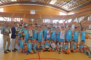José Manuel Calderón celebra una nueva edición de su campus de baloncesto en Badajoz con 150 participantes
