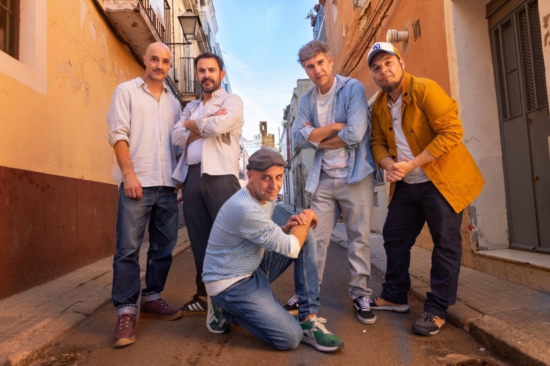 El grupo extremeño Javato y los Disfrutones actúa este jueves en la terraza del Teatro López de Ayala de Badajoz