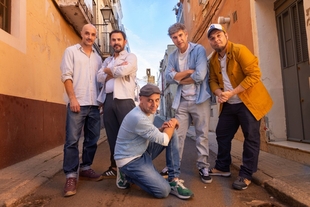 El grupo extremeño Javato y los Disfrutones actúa este jueves en la terraza del Teatro López de Ayala de Badajoz
