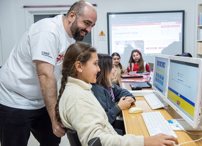 La Fundación Cibervoluntarios imparte un campamento digital gratuito para jóvenes de Badajoz