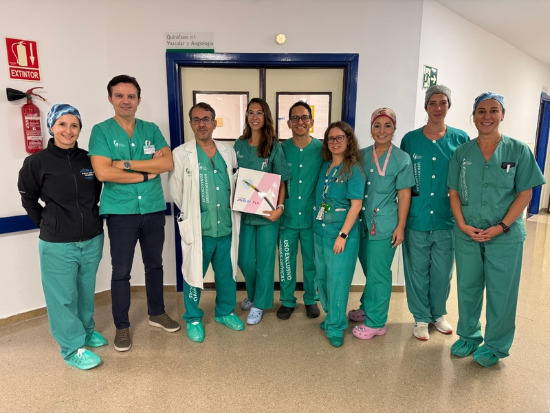 El Hospital Universitario de Badajoz realiza el primer procedimiento con el sistema de recanalización arterial JAVELIN