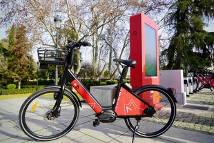 La ciudad de Badajoz ya disfruta de su nuevo servicio de bicicletas eléctricas ‘Biba Turismo’ 