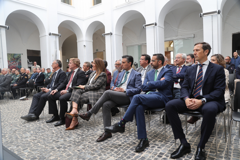 El Hospital Centro Vivo acoge la exposición 'Defensa Nacional. La adaptación permanente de las Fuerzas Armadas'
