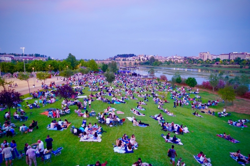 Badajoz lanzará sus fuegos artificiales este sábado tras el descenso de las temperaturas y del índice de peligro de incendios