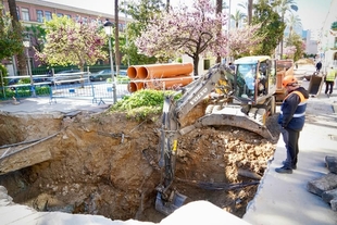 Malestar entre los vecinos y locales comerciales por las obras de la avenida de Huelva