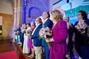 Badajoz rinde homenaje a 20 parejas que celebran sus Bodas de Oro
